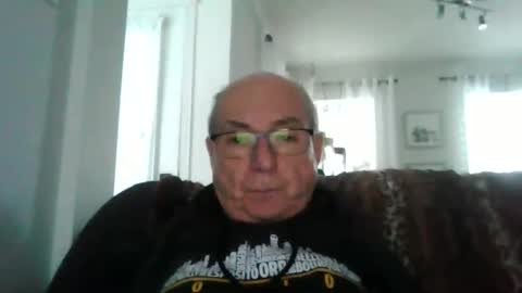 bernard1102 online show from February 17, 9:35 pm