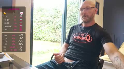 Snapshot of bi_french69 chatting on October 21, 1:36 pm My name is David and if you like public exhibitions you wont be disappointed with me LoL - My favorite vibes is 44  online show from October 21, 1:36 pm