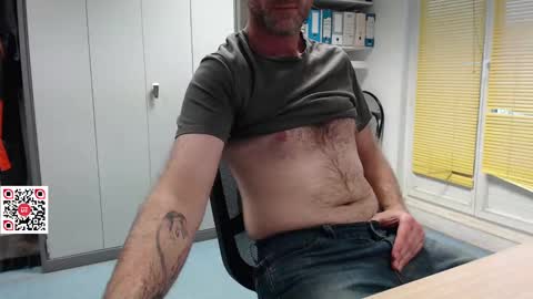Snapshot of bi_french69 chatting on January 11, 3:52 pm My name is David and if you like public exhibitions you wont be disappointed with me LoL - My favorite vibes is 44  online show from January 11, 3:52 pm