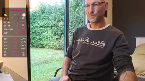 Snapshot of bi_french69 chatting on September 17, 7:42 am My name is David and if you like public exhibitions you wont be disappointed with me LoL - My favorite vibes is 44  online show from September 17, 7:42 am