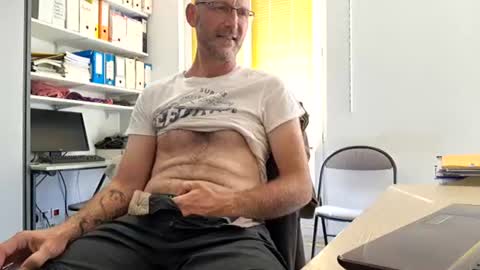 My name is David and if you like public exhibitions you wont be disappointed with me LoL - My favorite vibes is 44  online show from June 18, 4:23 pm