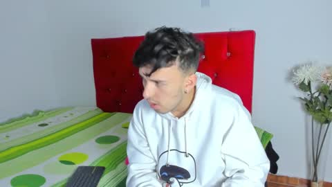 john and cris online show from February 18, 1:10 am