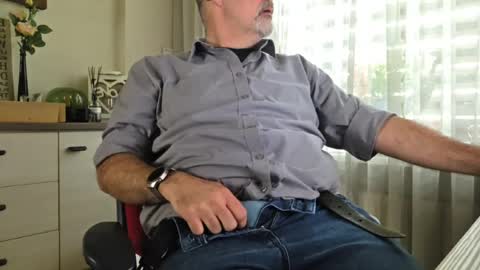 bigbibear88 online show from April 9, 8:20 am