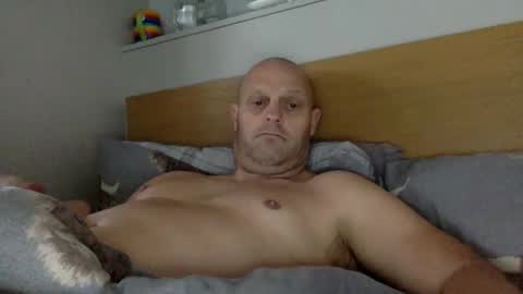 bigbumlover2377 online show from December 20, 10:05 am