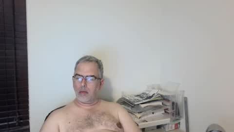 Snapshot of bigdylan17 chatting on March 10, 5:00 am Dylan 56 Taleah 53 online show from March 10, 5:00 am