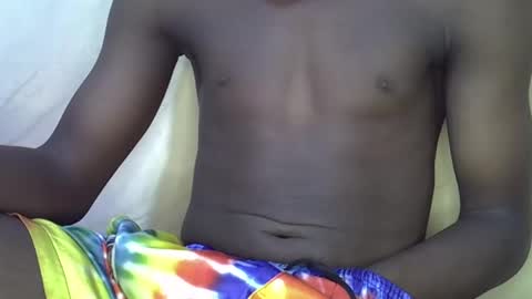 Snapshot of bigfeet9999 chatting on December 14, 10:13 am Ask in pvt online show from December 14, 10:13 am