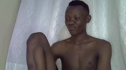 Snapshot of bigfeet9999 chatting on December 23, 10:44 pm Ask in pvt online show from December 23, 10:44 pm