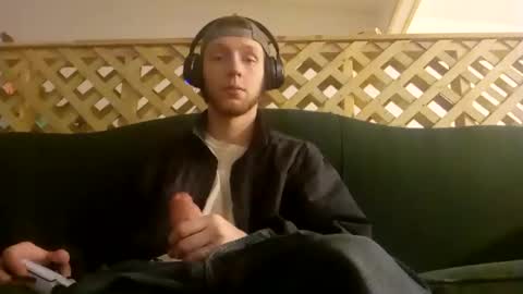 Snapshot of biggestboiiii chatting on March 8, 7:35 am biggestboiiii online show from March 8, 7:35 am