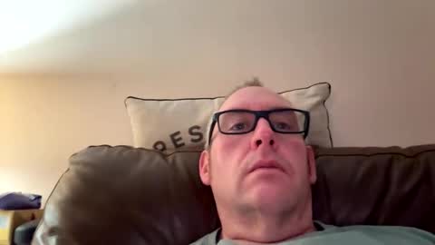 Snapshot of biggloves4bighands chatting on October 23, 8:51 am biggloves4bighands online show from October 23, 8:51 am