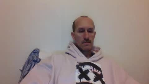 Snapshot of bighugemouthful chatting on January 9, 5:34 am Chaz online show from January 9, 5:34 am