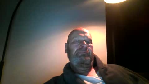 Snapshot of bigmike3339 chatting on January 6, 4:36 am bigmike3339 online show from January 6, 4:36 am