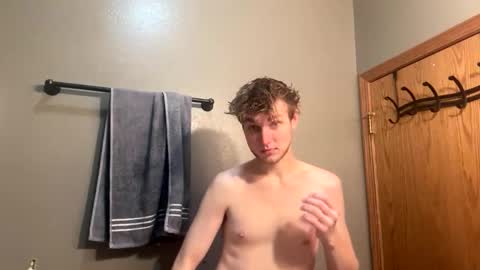 Snapshot of bigskinnyboyshh chatting on January 18, 9:45 pm bigskinnyboyshh online show from January 18, 9:45 pm