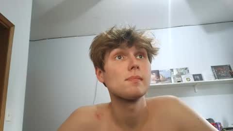 bigskinnyboyshh online show from April 13, 10:32 pm