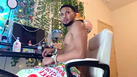 bigswoletroll online show from April 6, 8:59 am