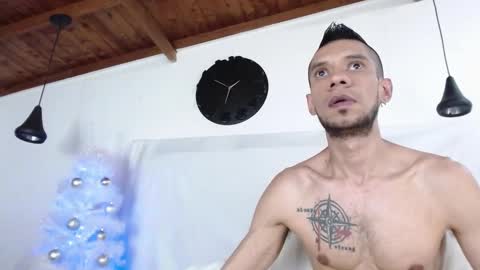 Snapshot of bigzehuz chatting on December 30, 4:09 am andres online show from December 30, 4:09 am