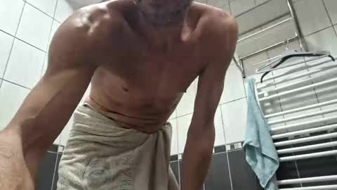 Snapshot of bisexdadd chatting on December 18, 3:11 pm bisexdadd online show from December 18, 3:11 pm