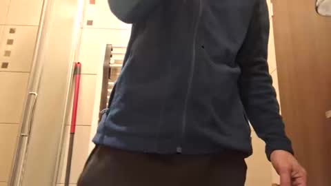 Snapshot of bisexdadd chatting on December 5, 3:26 am bisexdadd online show from December 5, 3:26 am