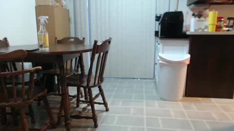 Snapshot of bitchslaveboy123 chatting on March 6, 12:10 am slaveboy online show from March 6, 12:10 am