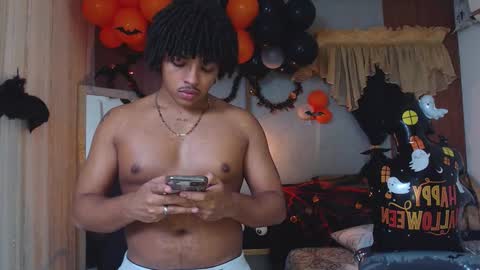 Snapshot of black_king_241 chatting on October 23, 5:22 am black_king_241 online show from October 23, 5:22 am