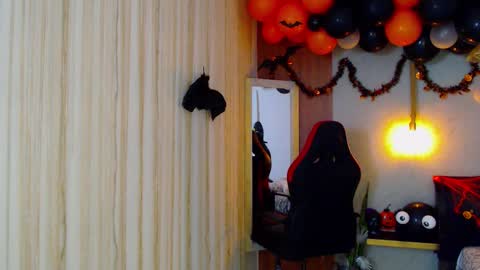 Snapshot of black_king_241 chatting on October 22, 5:22 am black_king_241 online show from October 22, 5:22 am