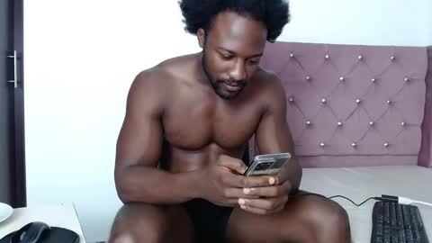 Snapshot of blacknikes chatting on September 11, 12:37 pm Twtter 1MikeBeckford            Onlyfns beckfordmike online show from September 11, 12:37 pm