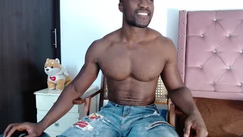 Snapshot of blacknikes chatting on December 24, 10:06 pm Twtter 1MikeBeckford            Onlyfns beckfordmike online show from December 24, 10:06 pm