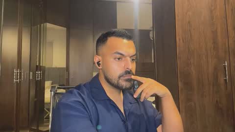 Leo online show from November 22, 8:03 am