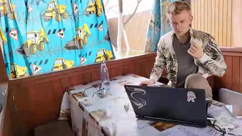 blond_boy69 online show from March 27, 9:10 am