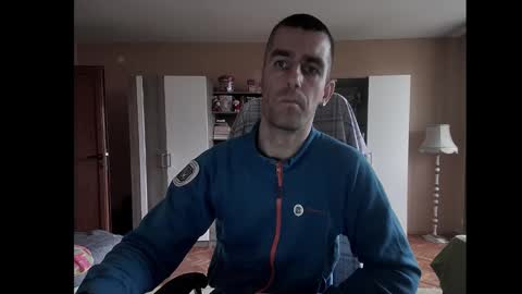 Runaway online show from December 4, 12:58 pm