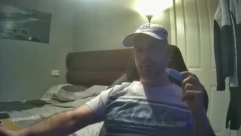 bluebirdflame1 online show from January 6, 11:53 pm