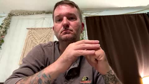 bluecollarpixel online show from May 16, 3:04 am