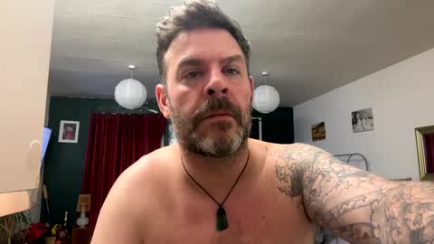 Blueyloey online show from December 18, 2:32 am