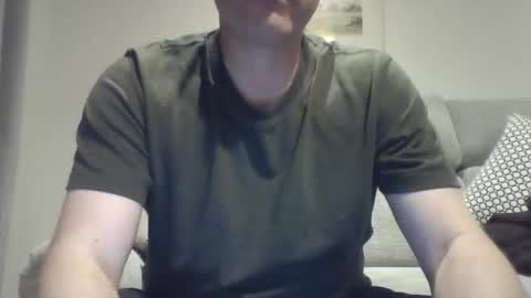 Snapshot of bobby_113 chatting on November 2, 1:54 am bobby_113 online show from November 2, 1:54 am