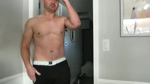 bobbylightfoot3 online show from January 23, 9:39 pm