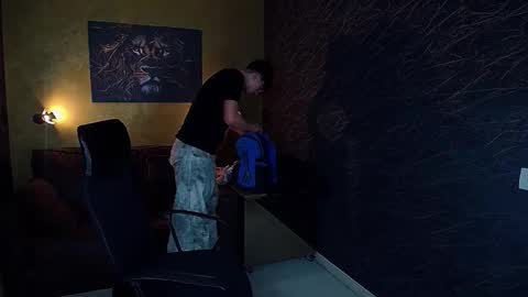 BodhiHayes online show from March 3, 6:43 am