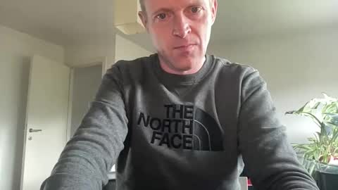 Snapshot of boegieboy76 chatting on October 21, 9:23 am ask me online show from October 21, 9:23 am