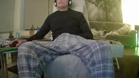 bomsay online show from February 9, 9:06 pm