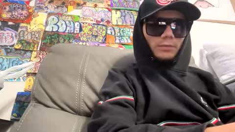 Snapshot of boonkgang1028 chatting on November 2, 2:27 am SHY BOY online show from November 2, 2:27 am