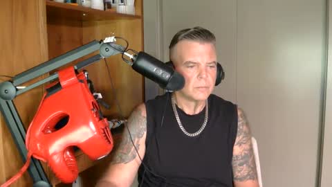 Snapshot of boss1420 chatting on September 15, 5:58 pm BOSS online show from September 15, 5:58 pm