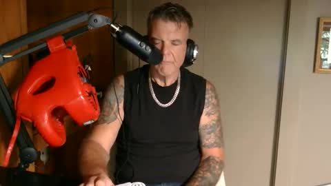 Snapshot of boss1420 chatting on September 11, 6:51 pm BOSS online show from September 11, 6:51 pm