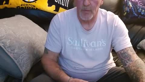 bostonguy1969 online show from February 18, 4:32 am