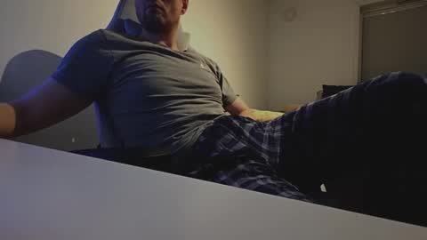 bottomtsinner online show from January 31, 9:35 pm