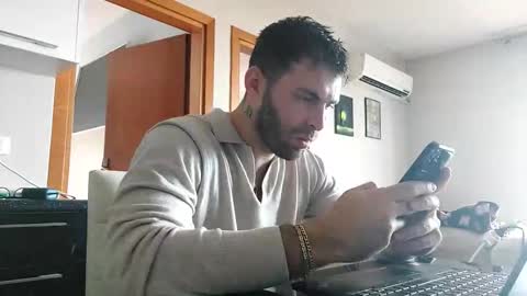 Snapshot of boy_aroundtheworld chatting on October 25, 11:12 am Dan online show from October 25, 11:12 am