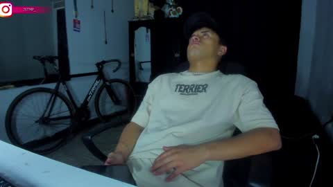 boy_nauthy online show from February 8, 5:40 am