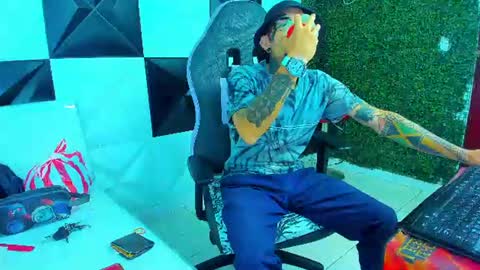 boy_tatto77 online show from July 23, 1:58 am