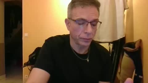 boyaroues online show from April 1, 6:49 pm