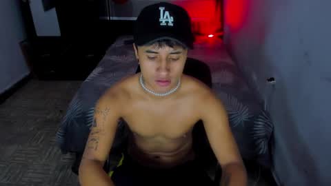 Snapshot of boylatin_777 chatting on January 8, 9:34 pm miguel  online show from January 8, 9:34 pm