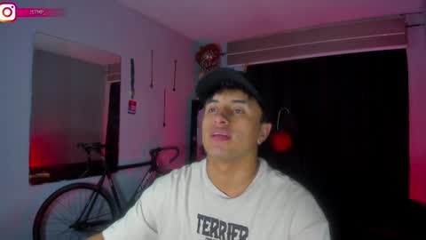 Snapshot of boylatin_777 chatting on February 8, 6:01 am miguel  online show from February 8, 6:01 am