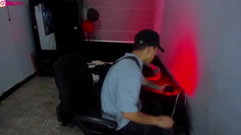 Snapshot of boylatin_777 chatting on February 4, 3:44 am miguel  online show from February 4, 3:44 am