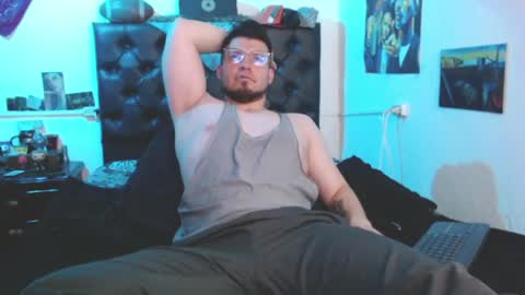 brad hot boy online show from April 18, 7:07 pm